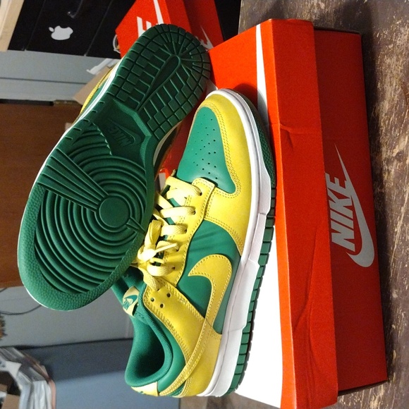 New Nike Dunk Brazilian size 9m - Picture 1 of 7